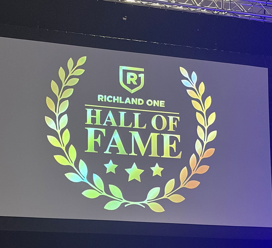 8DD6A4EE-72CC-41F2-9D12-8C89C412FB37-crop